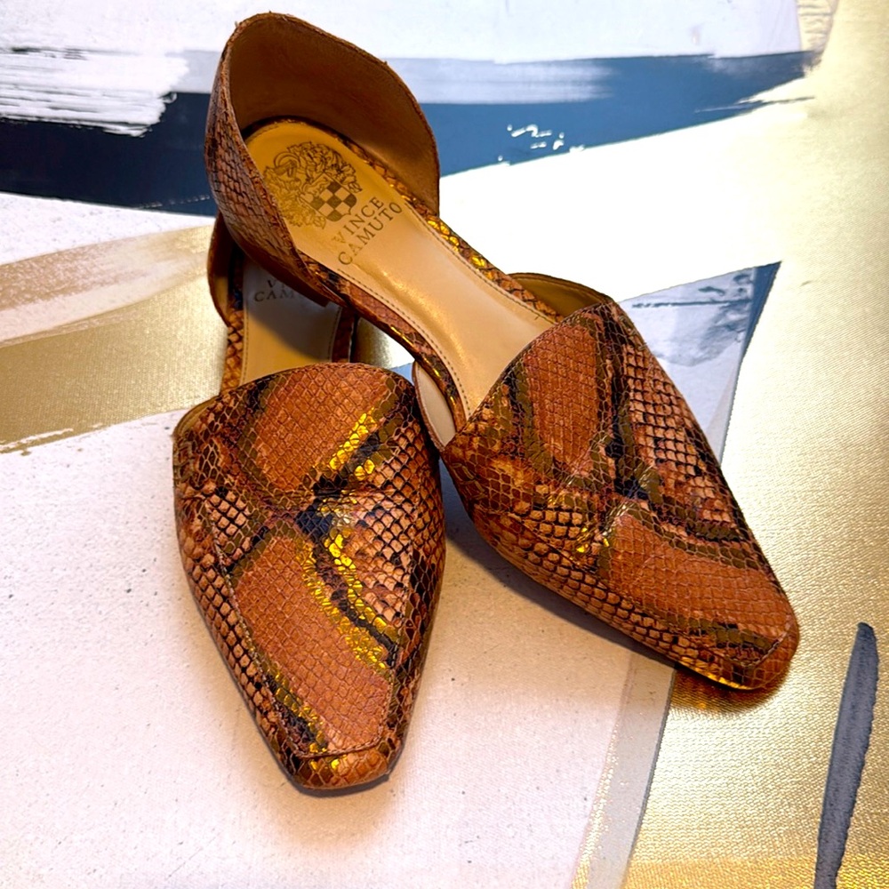 Vince Camuto Kordie Flats size 7.5 M /38